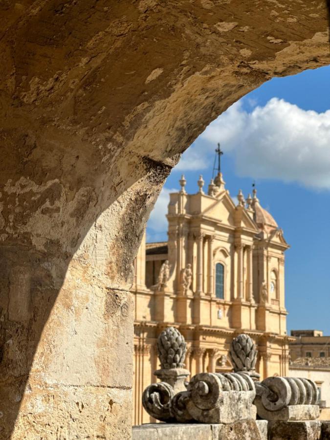 Tannur Del Carmine Villa Noto Eksteriør bilde