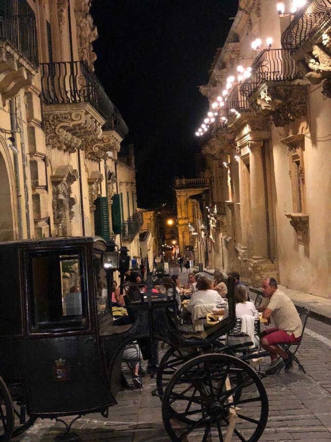Tannur Del Carmine Villa Noto Eksteriør bilde