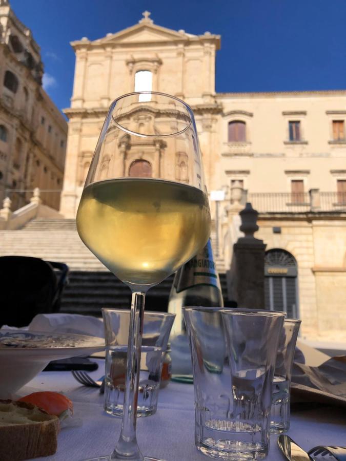 Tannur Del Carmine Villa Noto Eksteriør bilde